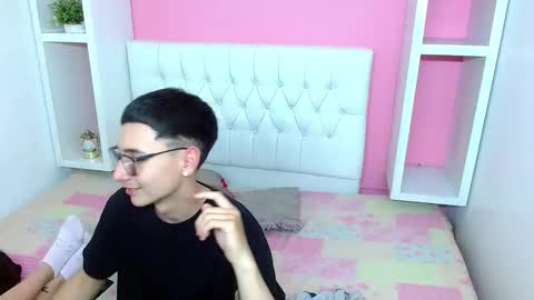 xcoupleplayxx online show from April 29, 3:21 am