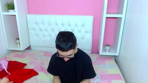 xcoupleplayxx online show from May 3, 3:01 am