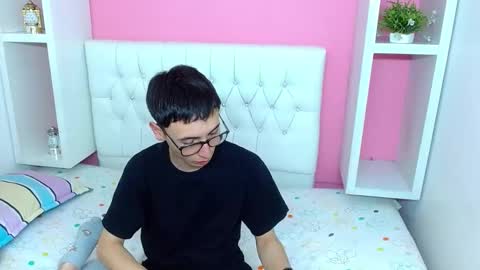 xcoupleplayxx online show from May 12, 3:14 am