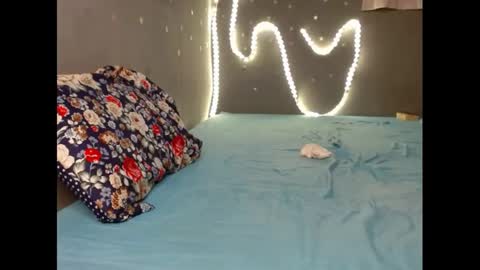 Snapshot of xcreamypussy chatting on March 6, 9:14 am xcreamypussy online show from March 6, 9:14 am