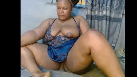 Snapshot of xcumxonxme chatting on January 4, 8:06 am xcumxonxme online show from January 4, 8:06 am