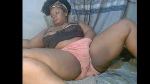 Snapshot of xcumxonxme chatting on January 13, 12:19 am xcumxonxme online show from January 13, 12:19 am