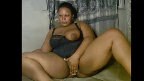 Snapshot of xcumxonxme chatting on February 14, 9:10 pm xcumxonxme online show from February 14, 9:10 pm