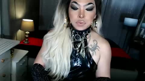 Zhavia online show from November 16, 6:35 pm