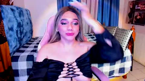 Snapshot of xdirtymistressx chatting on December 8, 7:00 pm XDirtymistressX online show from December 8, 7:00 pm