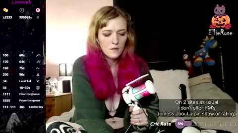 Snapshot of xelliee_rosex chatting on March 2, 7:21 pm EllieeRose online show from March 2, 7:21 pm