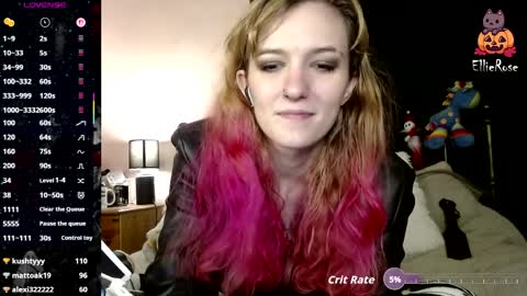 Snapshot of xelliee_rosex chatting on March 29, 11:38 pm EllieeRose online show from March 29, 11:38 pm