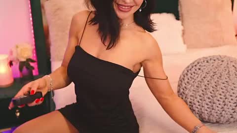 Snapshot of xeniablue chatting on May 20, 1:17 pm XeniaBlue online show from May 20, 1:17 pm