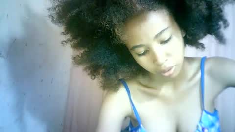 Snapshot of xenna610827 chatting on February 5, 9:46 am xenna610827 online show from February 5, 9:46 am