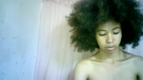 Snapshot of xenna610827 chatting on February 5, 8:14 pm xenna610827 online show from February 5, 8:14 pm