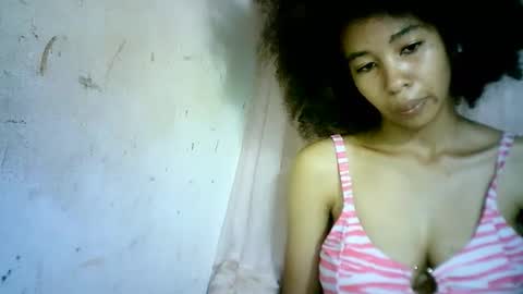 Snapshot of xenna610827 chatting on February 8, 7:05 pm xenna610827 online show from February 8, 7:05 pm