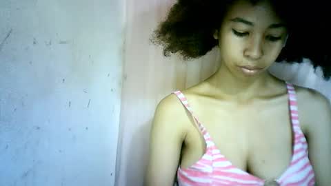 Snapshot of xenna610827 chatting on February 9, 3:45 pm xenna610827 online show from February 9, 3:45 pm