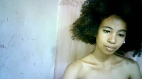 Snapshot of xenna610827 chatting on February 11, 4:56 pm xenna610827 online show from February 11, 4:56 pm