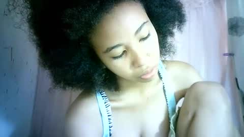 Snapshot of xenna610827 chatting on February 28, 8:20 am xenna610827 online show from February 28, 8:20 am