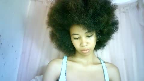 Snapshot of xenna610827 chatting on March 4, 7:41 am xenna610827 online show from March 4, 7:41 am