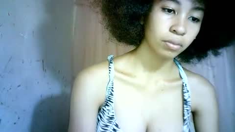 Snapshot of xenna610827 chatting on March 4, 3:48 pm xenna610827 online show from March 4, 3:48 pm