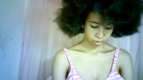 Snapshot of xenna610827 chatting on March 5, 8:10 am xenna610827 online show from March 5, 8:10 am