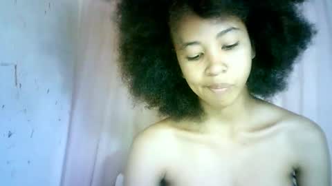 Snapshot of xenna610827 chatting on March 9, 11:25 am xenna610827 online show from March 9, 11:25 am