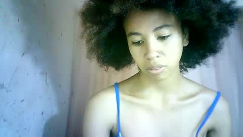 Snapshot of xenna610827 chatting on March 10, 10:48 am xenna610827 online show from March 10, 10:48 am