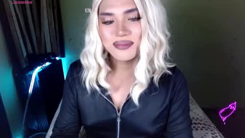 Snapshot of xfreyalibitina69x chatting on December 21, 1:35 am xfreyalibitina69x online show from December 21, 1:35 am