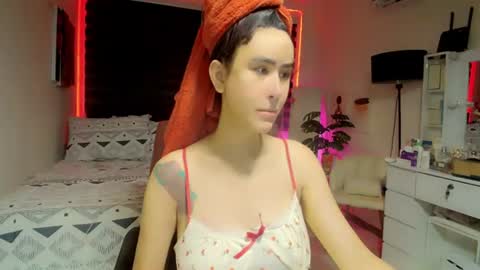 Snapshot of xhotcockcumts chatting on June 28, 1:33 am Barbie ann online show from June 28, 1:33 am