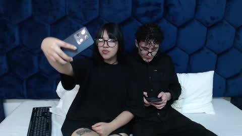 Snapshot of xhotdesire_fx chatting on March 1, 4:15 am Marco and Veronica online show from March 1, 4:15 am