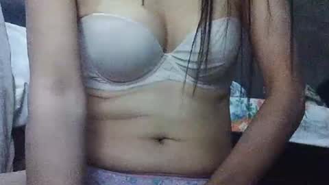 xhotskinny69x online show from February 3, 7:21 pm