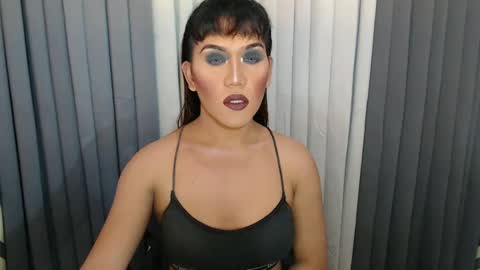 Snapshot of xhugejerkingtransx chatting on December 15, 12:06 pm GWEN THOMPSON ....... online show from December 15, 12:06 pm