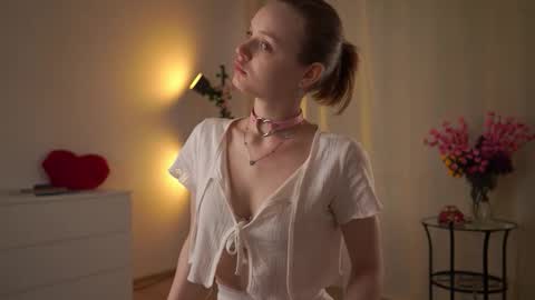 Luna and Lina online show from November 13, 4:11 am