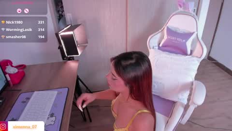 Snapshot of ximena_770 chatting on April 6, 6:09 pm ximena_770 online show from April 6, 6:09 pm