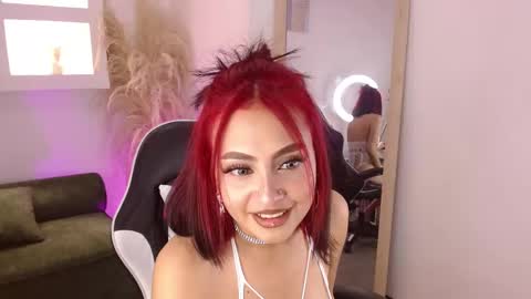 Snapshot of ximenaa_as chatting on October 14, 3:29 am Ximenna as online show from October 14, 3:29 am