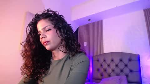 Snapshot of ximenaa_diaz chatting on February 20, 9:09 pm Mia Vega online show from February 20, 9:09 pm