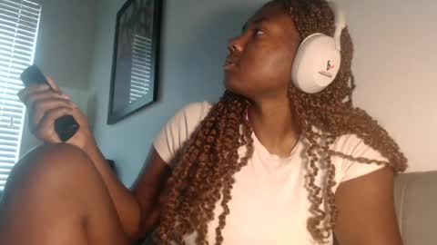 Snapshot of ximora212 chatting on June 22, 3:20 pm Ximora online show from June 22, 3:20 pm