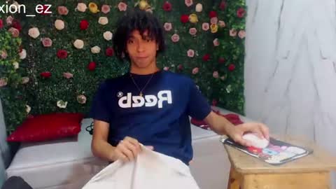 Snapshot of xion_ez chatting on July 14, 3:40 pm xion_ez online show from July 14, 3:40 pm