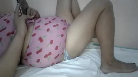 Snapshot of xjuicytits chatting on July 14, 12:24 am xjuicytits online show from July 14, 12:24 am