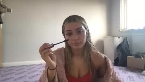 Snapshot of xkloeexo chatting on December 16, 12:21 pm xkloeexo online show from December 16, 12:21 pm