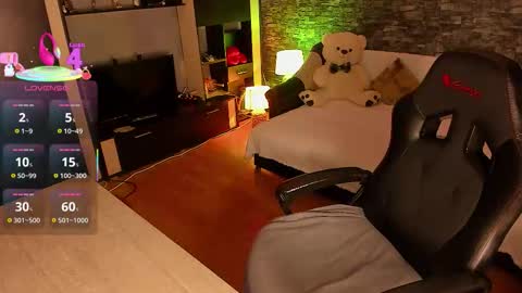 Lara online show from November 21, 9:57 pm