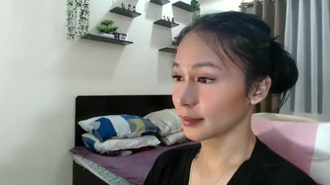 Snapshot of xlovely_destinyx chatting on May 18, 5:52 pm Alice online show from May 18, 5:52 pm