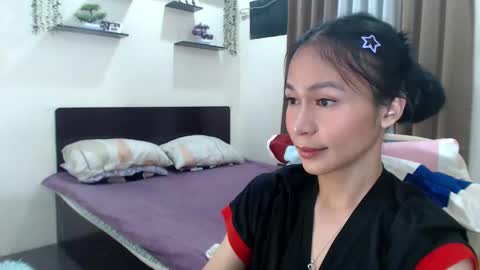 Snapshot of xlovely_destinyx chatting on May 30, 7:11 pm Alice online show from May 30, 7:11 pm