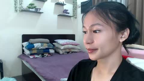 Snapshot of xlovely_destinyx chatting on June 11, 8:40 pm Alice online show from June 11, 8:40 pm