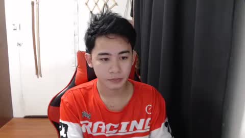 Snapshot of xluminous chatting on January 16, 9:19 pm MIKAEL online show from January 16, 9:19 pm