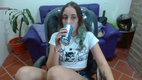 lunna online show from December 1, 4:29 pm