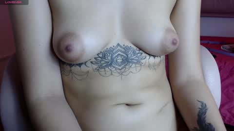 lunna online show from December 3, 3:22 pm