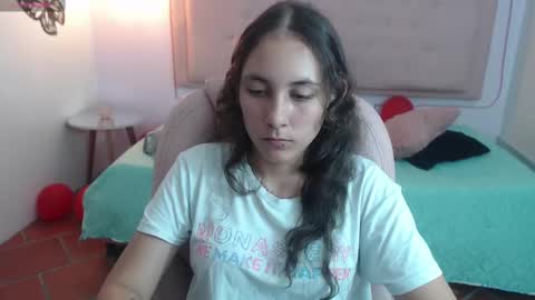 lunna online show from February 21, 8:38 pm