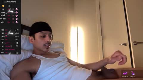 Snapshot of xmomentumx chatting on February 26, 2:43 am xmomentumx online show from February 26, 2:43 am