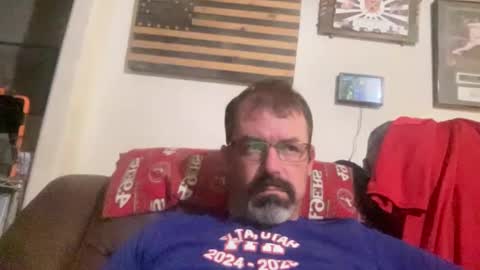 Snapshot of xmountainx chatting on December 6, 8:37 am Mountain online show from December 6, 8:37 am