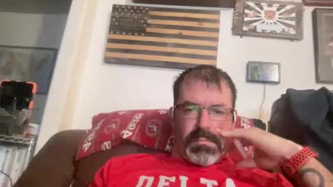 Snapshot of xmountainx chatting on December 11, 8:15 am Mountain online show from December 11, 8:15 am