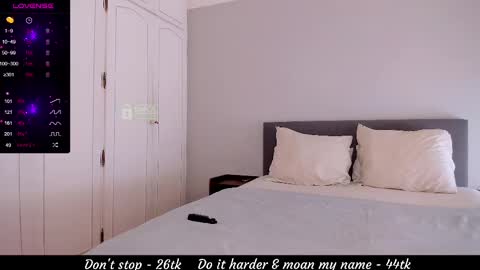 Snapshot of xninajohnx chatting on February 28, 11:47 am Nina  John  online show from February 28, 11:47 am