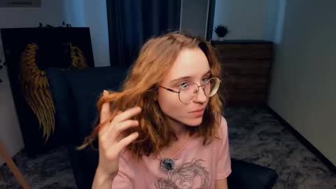 Snapshot of xo_lil_dream chatting on September 15, 7:30 am Kylie online show from September 15, 7:30 am