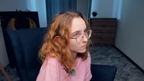 Snapshot of xo_lil_dream chatting on September 19, 7:21 am Kylie online show from September 19, 7:21 am
